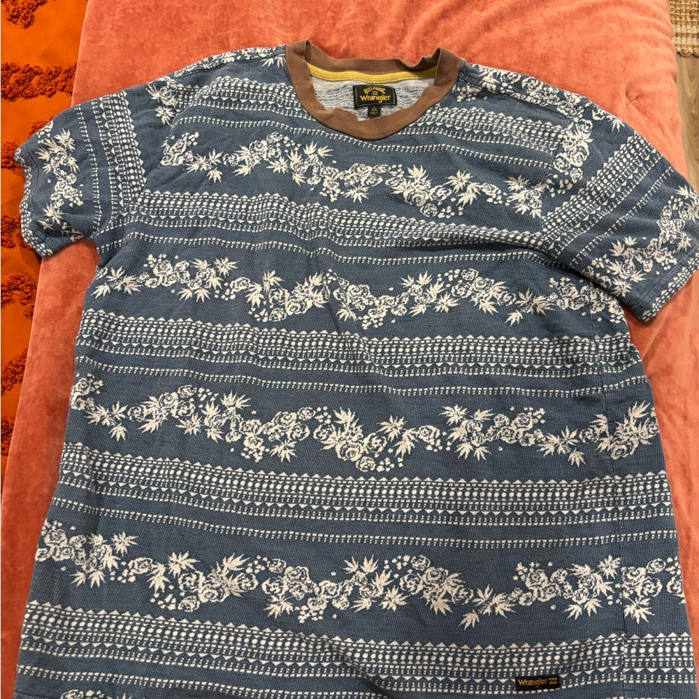 Wrangler x Billabong collab RARE Blue and Brown Patterned T-Shirt
